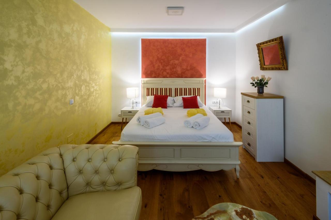 Ultracentral Luxury Apartment Cluj-Napoca Eksteriør billede