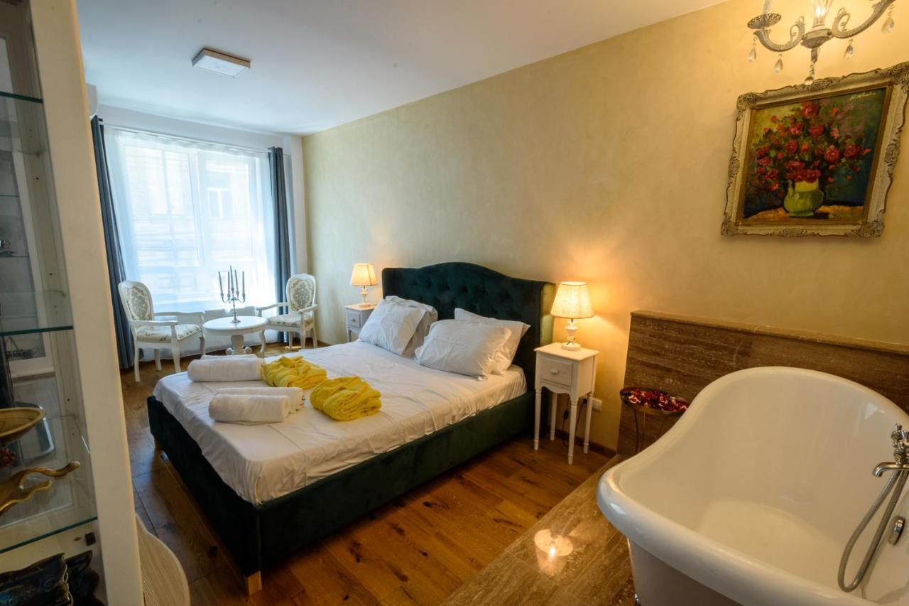 Ultracentral Luxury Apartment Cluj-Napoca Eksteriør billede