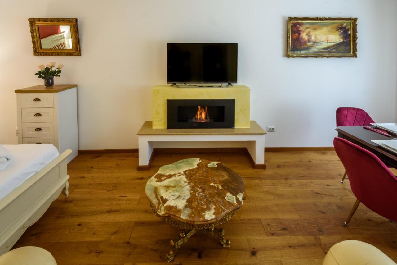 Ultracentral Luxury Apartment Cluj-Napoca Eksteriør billede