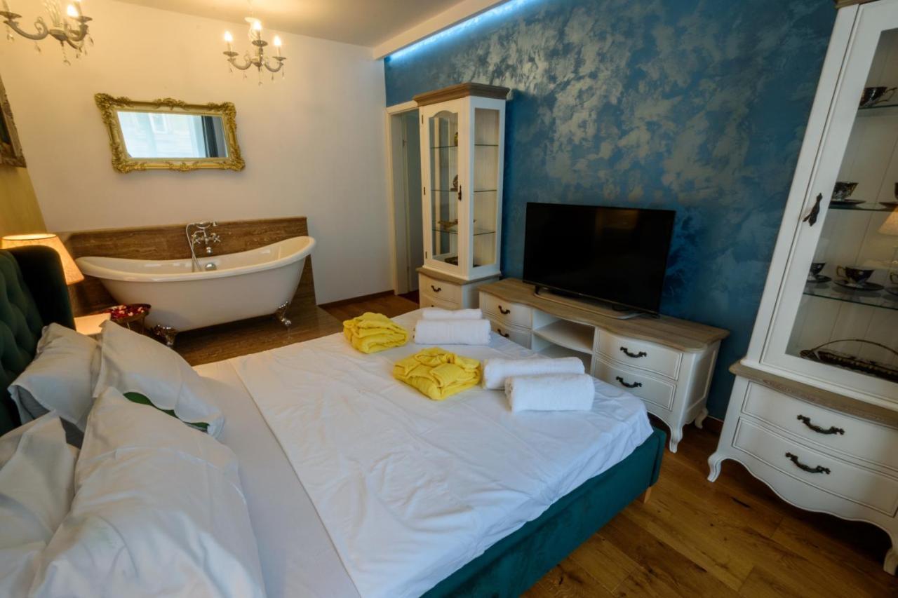 Ultracentral Luxury Apartment Cluj-Napoca Eksteriør billede